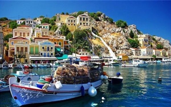 Τουρισμός: Σε αναβρασμό ο κλάδος για την άμεση αύξηση ΦΠΑ