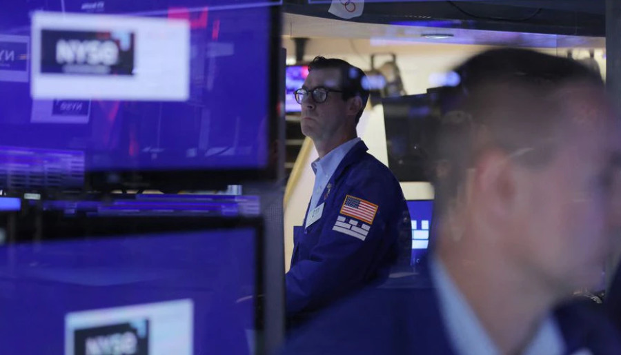 Σε κλοιό πιέσεων η Wall Street- Νέες απώλειες