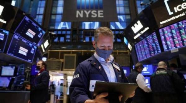 Wall Street: Τέλος στο σερί των ρεκόρ για τον S&P