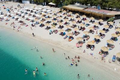Παραλίες: Τα μέτρα για φαγητό-ποτό έως τα τέλη Ιουλίου