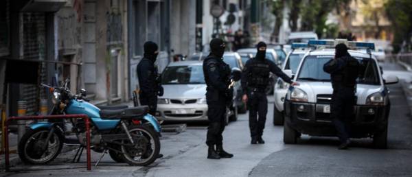 Σε εξέλιξη επιχείρηση της Δίωξης Ναρκωτικών στα Εξάρχεια