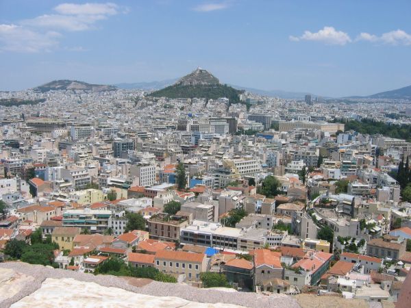Σε 18 αεροδρόμια «προσγειώνεται» η Αθήνα