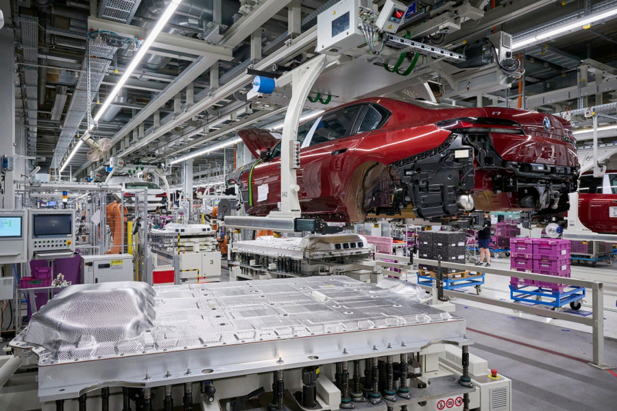 Έναρξη παραγωγής για τη νέα BMW Σειρά 7 στο Ντίνγκολφινγκ