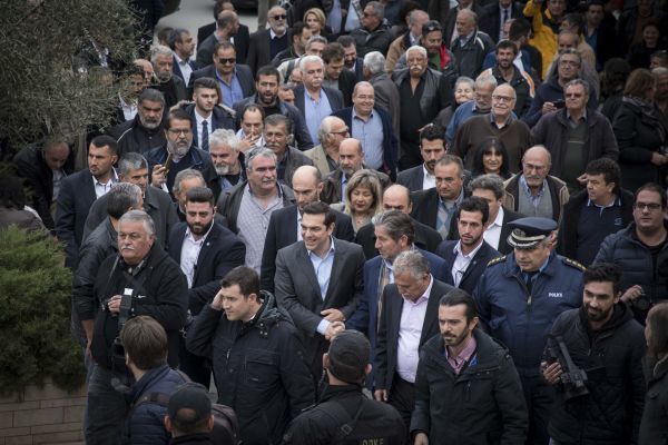 Τσίπρας: Δεν θα τους κάνουμε το χατίρι να υποχωρήσουμε