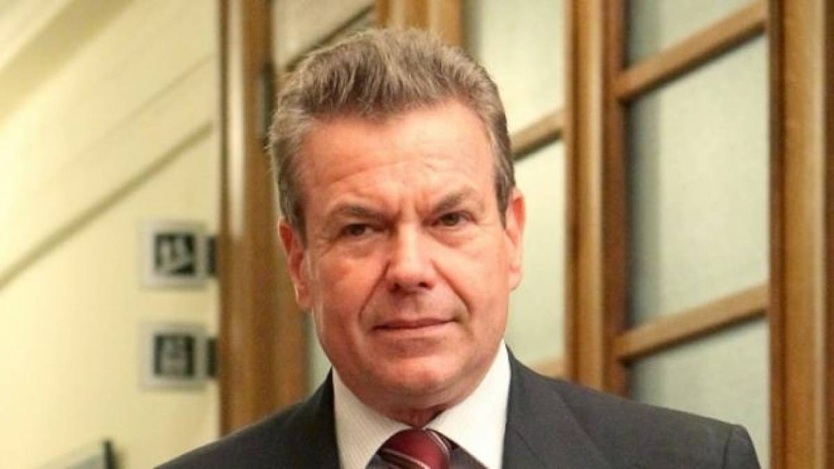 Αποστάσεις από τον υφυπουργό Εργασίας παίρνουν Μαξίμου και Τσακαλώτος