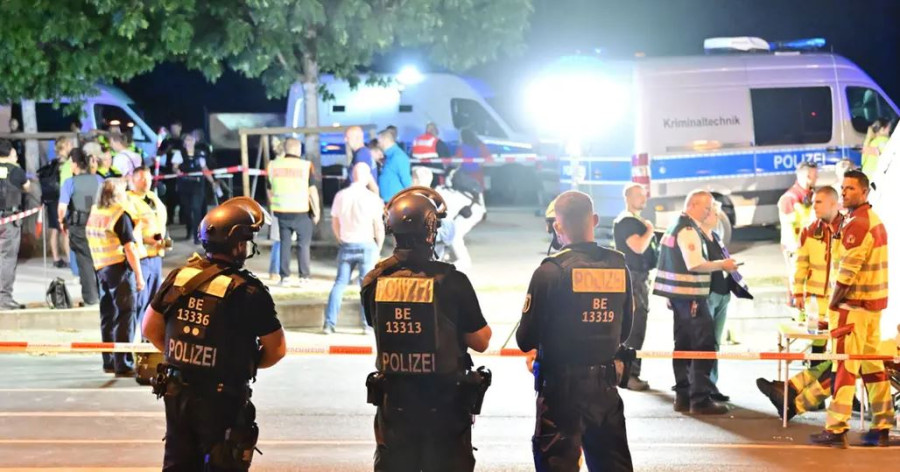 Φρίκη στο Βερολίνο: Αυτοκίνητο έπεσε σε πλήθος στο Pride – Μια νεκρή και δεκάδες τραυματίες