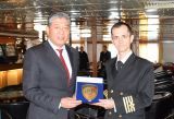 Το πρώτο πλοίο της χρονιάς στο λιμάνι του Πειραιά