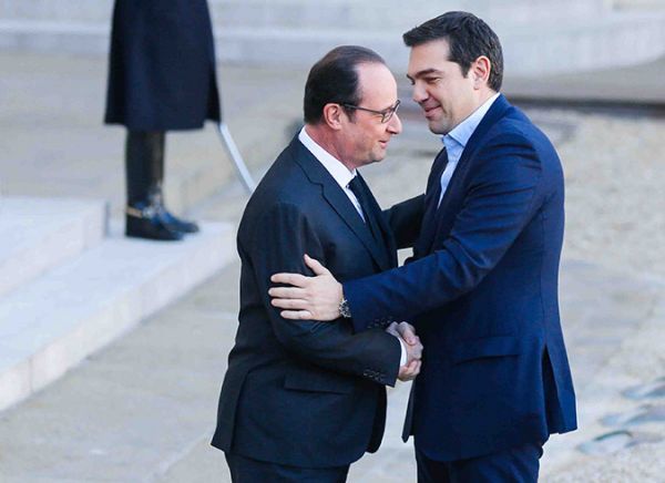 Στήριξη στο Παρίσι αναζητά ο Τσίπρας για την αξιολόγηση