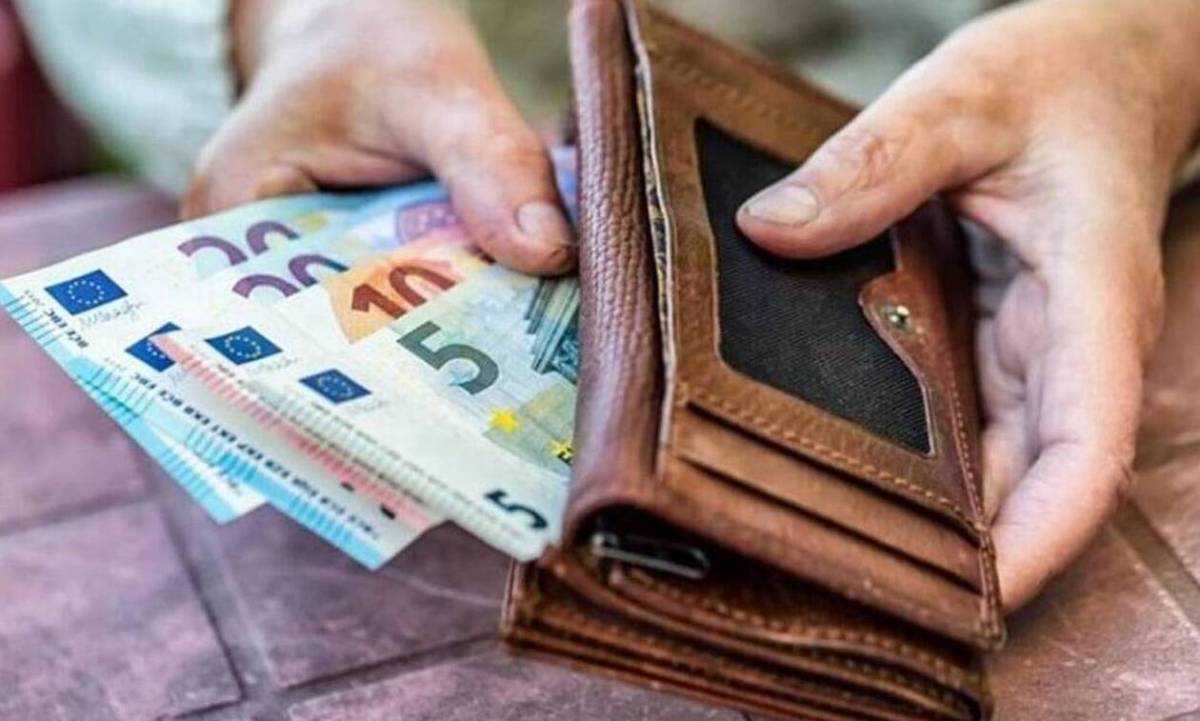Πιστώνονται οι προκαταβολές συντάξεων σε 27.250 δικαιούχους