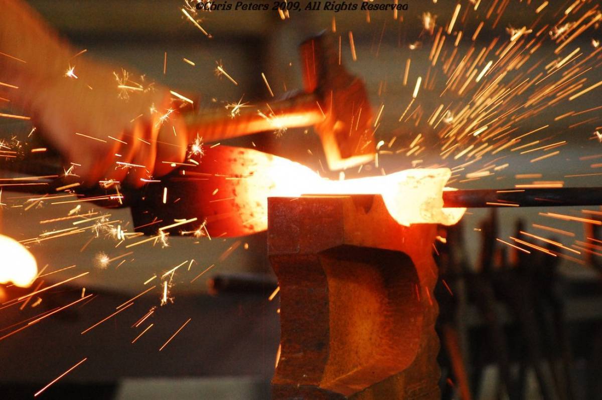 Κερδοφόρο το 1ο εξάμηνο του 2021 για τη μεταλλουργία