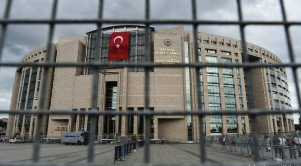 Φυλάκιση και βασανιστήρια για εκατοντάδες Τούρκους δικηγόρους