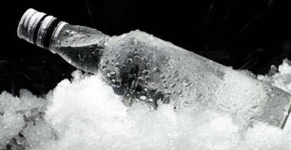 Ολλανδία: Κατέσχεσαν 90.000 μπουκάλια βότκας με προορισμό τη Β.Κορέα