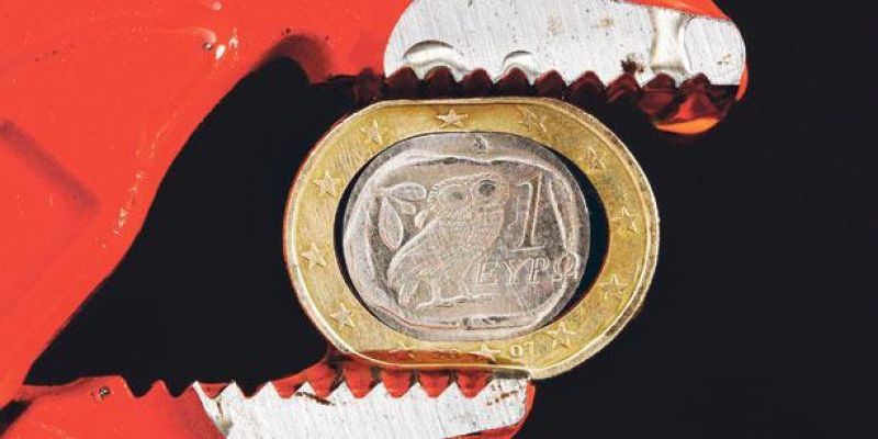Ασφυκτική πίεση σε… δόσεις από Βερολίνο και Βρυξέλλες