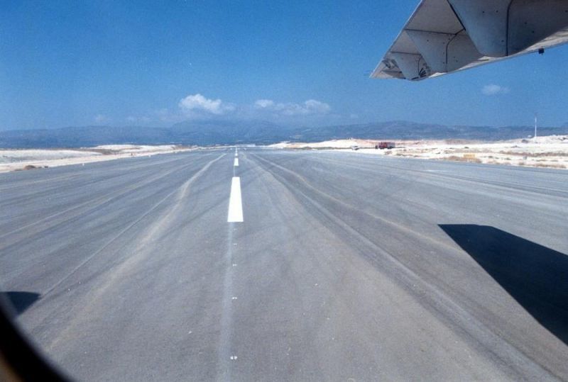 Τετράμηνη αναβολή για τις άγονες αεροπορικές γραμμές