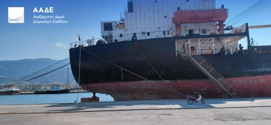 ΑΑΔΕ: «Μπλόκο» σε πλοίο στο λιμάνι του Βόλου που μετέφερε 12.300 λίτρα λαθραίων καυσίμων