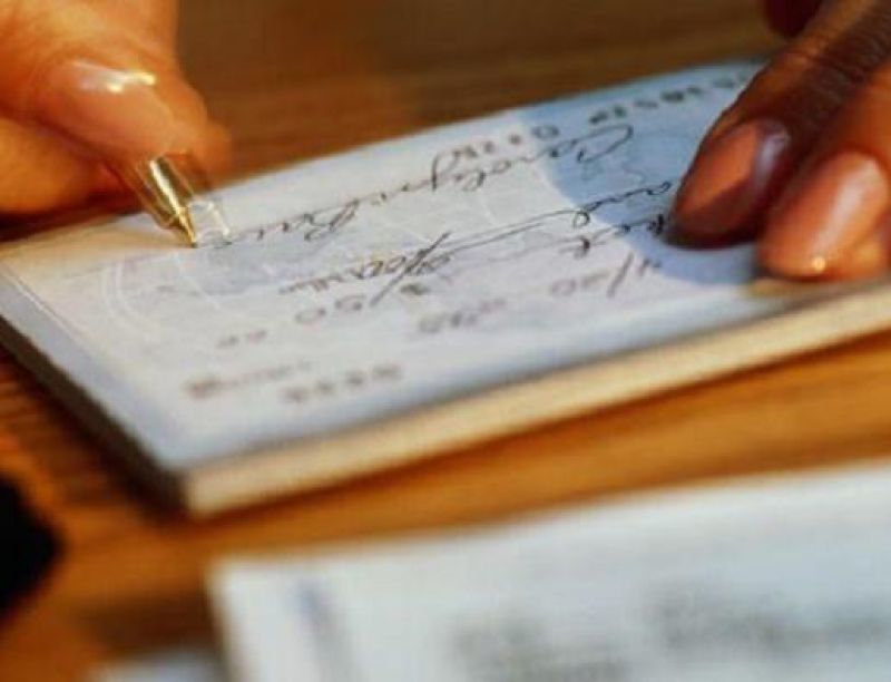 Στα 1,3 δισεκ. ευρώ η αξία των ακάλυπτων επιταγών το 2012