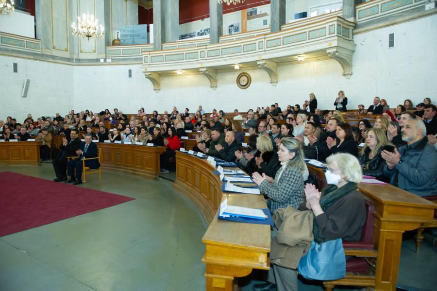 Στην Παλαιά Βουλή η τελετή ορκωμοσίας 88 νέων Ελλήνων πολιτών