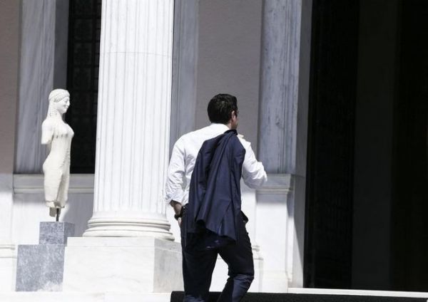 Ενδοκυβερνητικές αντιπάθειες και ανασχηματισμός