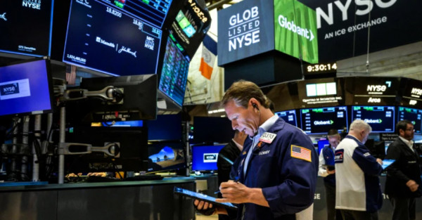Σε αναζήτηση κατεύθυνσης η Wall Street μετά το sell off