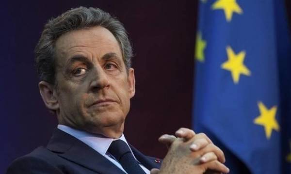 Για σύσταση συμμορίας κατηγορείται ο Σαρκοζί