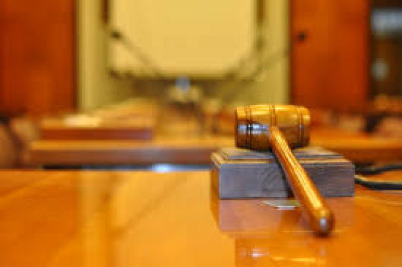 Διοικητικοί δικαστές: «Δεν θα ανεχθούμε νέες περικοπές στους μισθούς μας»