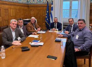 ΠΑΣΟΚ: Συνάντηση Παρασύρη και Μαυρογιώργου με την ΠΟΣΕΗ