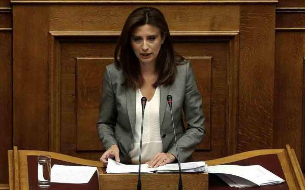 Τι σημαίνει η αποστασιοποίηση της Νίνας Κασιμάτη από τις γραμμές του ΣΥΡΙΖΑ;