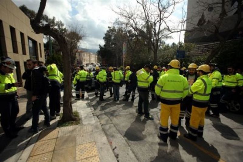 Συγκέντρωση 4.000 μεταλλωρύχων έξω από το υπ. Παραγωγικής Ανασυγκρότησης