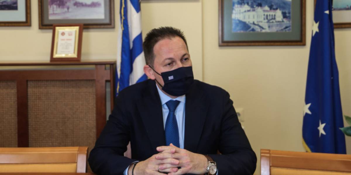 Πέτσας: Δήμοι και Περιφέρειες να λάβουν μέτρα για τον καύσωνα