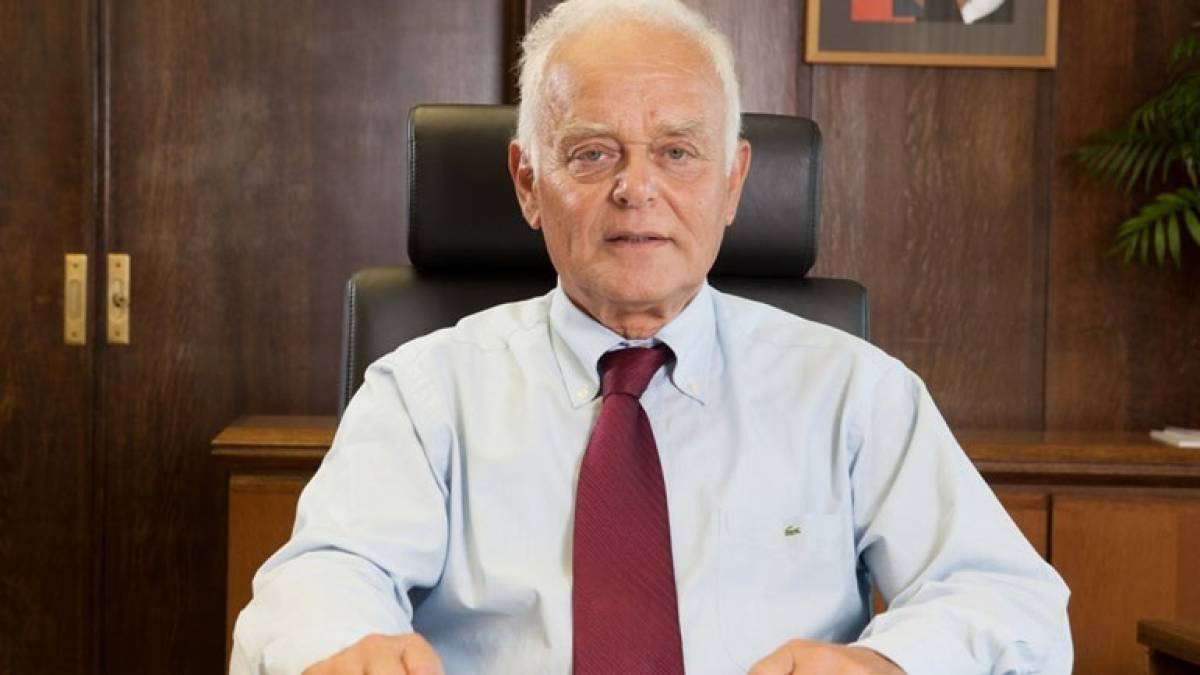 Μανιτάκης: Δικαιολογημένα και συνταγματικά θεμιτά τα περιοριστικά μέτρα στους ανεμβολίαστους