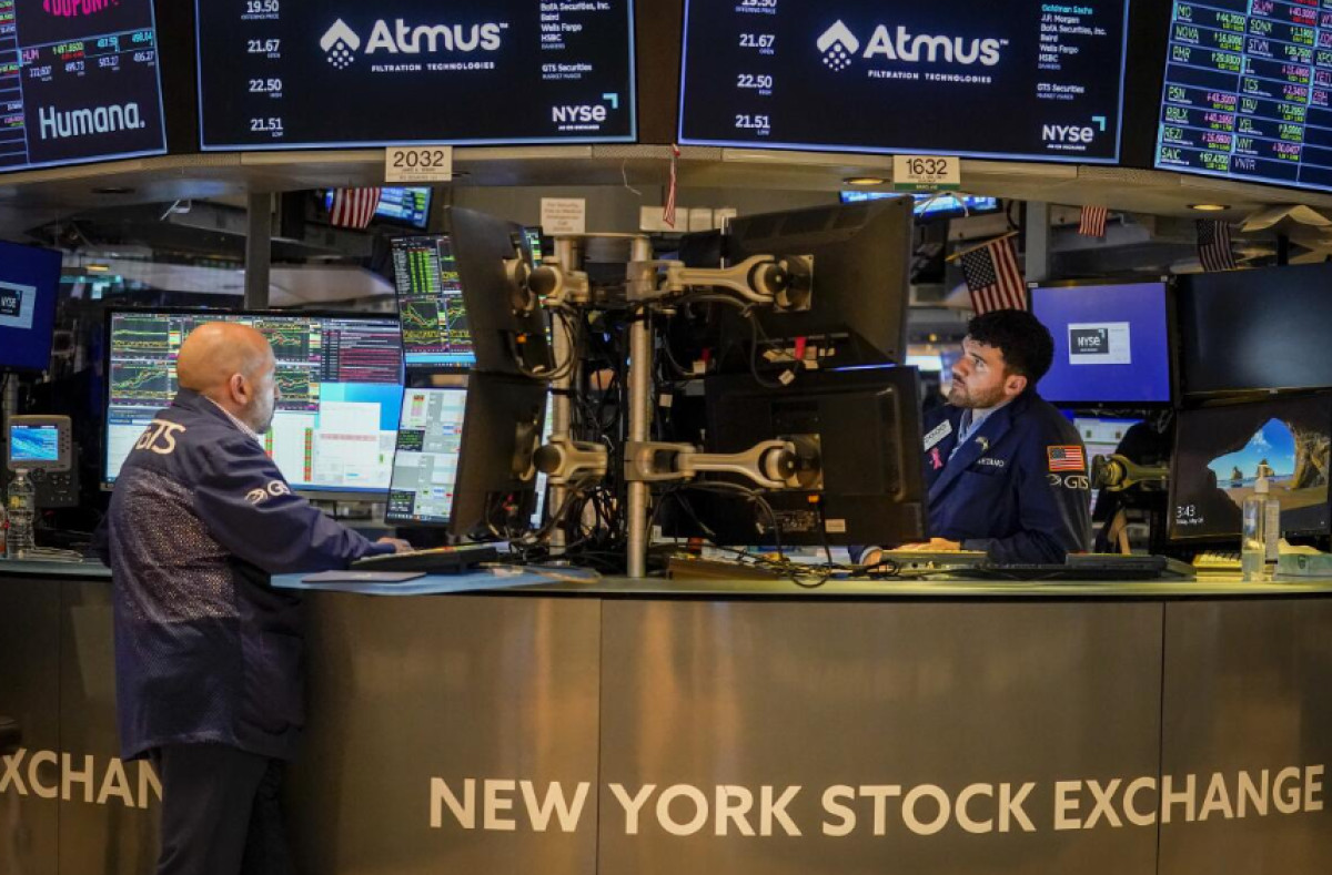 Στο κόκκινο η Wall Street με το βλέμμα στον πληθωρισμό