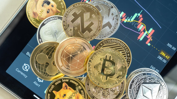 «Ηρεμεί» πάνω από τα $67.000 το Bitcoin-Μεικτά πρόσημα στα κρυπτονομίσματα