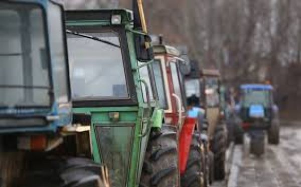 Αγρότες - Τέμπη: Κλιμακώνουν τις κινητοποιήσεις τους