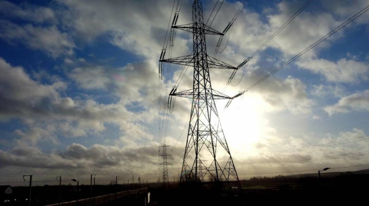 Σημάδια ανάκαμψης στη ζήτηση ρεύματος και υγρών καυσίμων