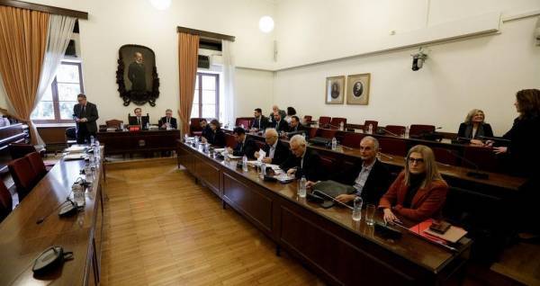 Προκαταρκτική: «Χωρίς συρραφή» η συνομιλία Μιωνή-Παππά