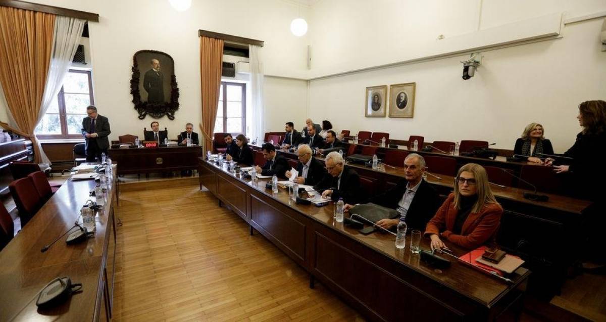 Προκαταρκτική: «Χωρίς συρραφή» η συνομιλία Μιωνή-Παππά