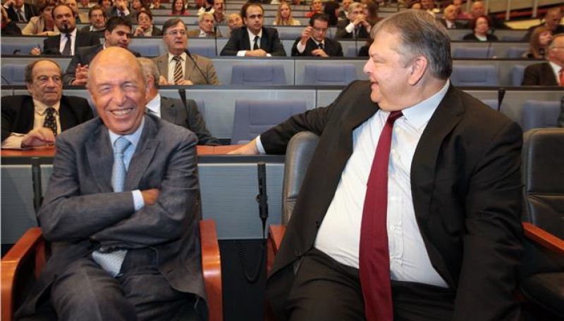 Ο Σημίτης στηρίζει το Βενιζέλο