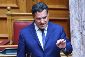 Μήνυση Γεωργιάδη για τη viral φωτογραφία – «Προέρχεται από τσέχικο site»