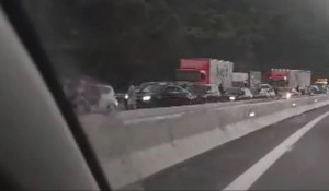 Ανοιχτή μία λωρίδα στην Πατρών-Κορίνθου: 112 στο Ξυλόκαστρο