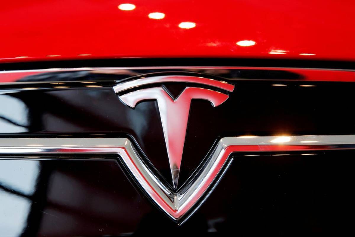 Tesla: Λανσάρει Model S 'Plaid' για να ανταγωνιστεί Mercedes-Porsche