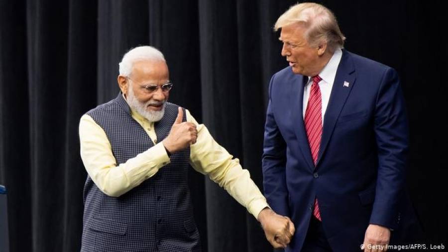 Ο Τραμπ στην Ινδία για προεκλογικό σόου και... εμπόριο
