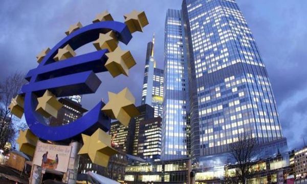 Σταθερό ρυθμό ανάπτυξης βλέπει η ΕΚΤ στην ευρωζώνη