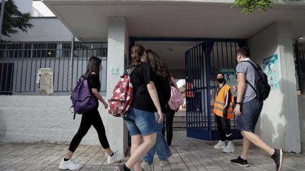 Επιστροφή στα θρανία, με τα self test ανά χείρας