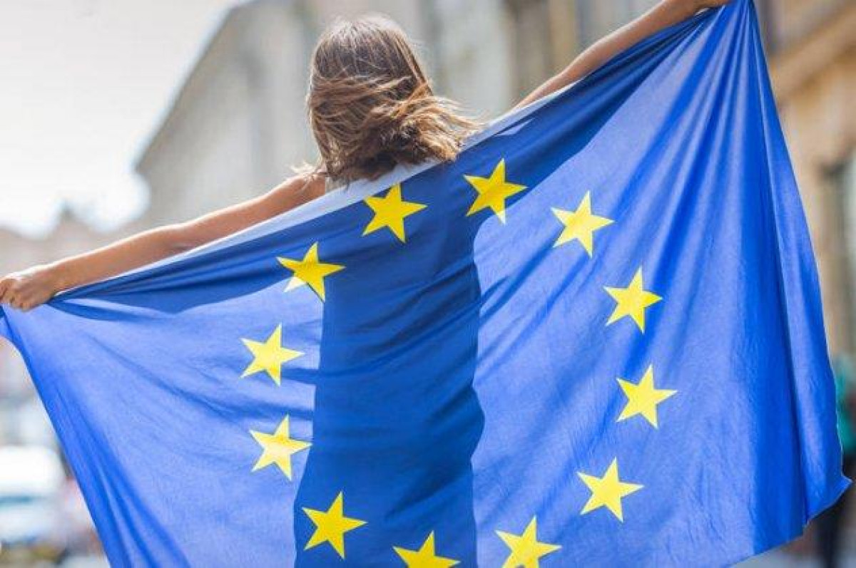 Ημέρα της Ευρώπης: Φωταγωγούνται μνημεία με μηνύματα για τις ευρωεκλογές