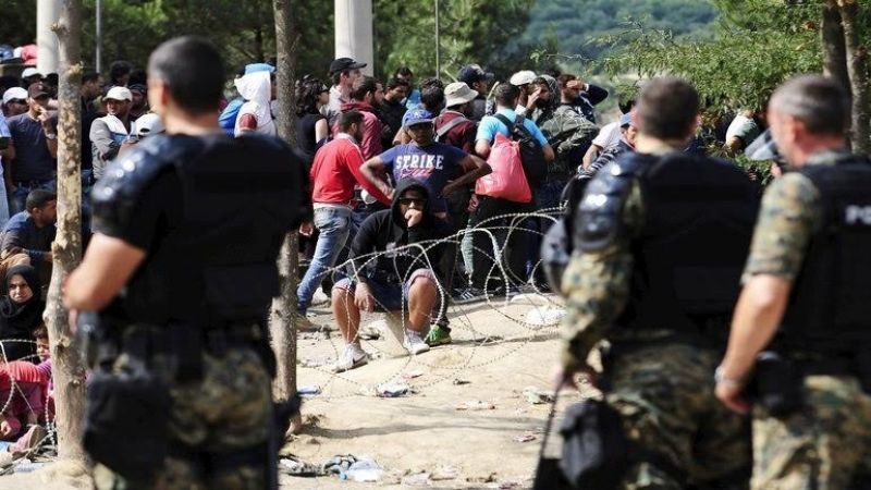 Σχέδιο έκτακτης ανάγκης για το προσφυγικό ενώ η χώρα βουλιάζει