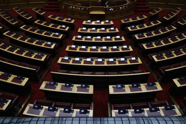 ΜΚΟ και νομικοί κατά διατάξεων του νομοσχεδίου για το άσυλο