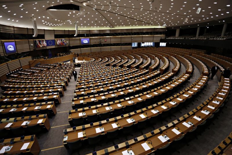 ΕΕ: Νέο πλαίσιο χρηματοδότησης των πολιτικών κομμάτων