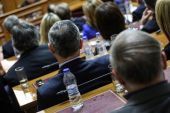 Το νερό, νεράκι λένε στη Βουλή