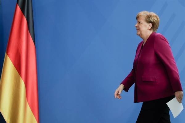 Άνοιξαν τα μικρά καταστήματα στη Γερμανία - Η Μέρκελ ανησυχεί