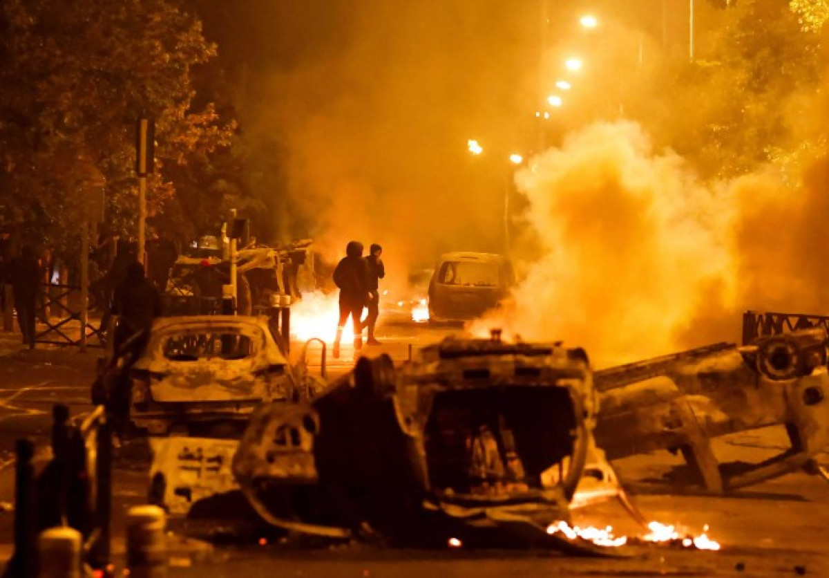 Επεισόδια Γαλλία: Νεκρός άνδρας που πήδηξε από κτίριο